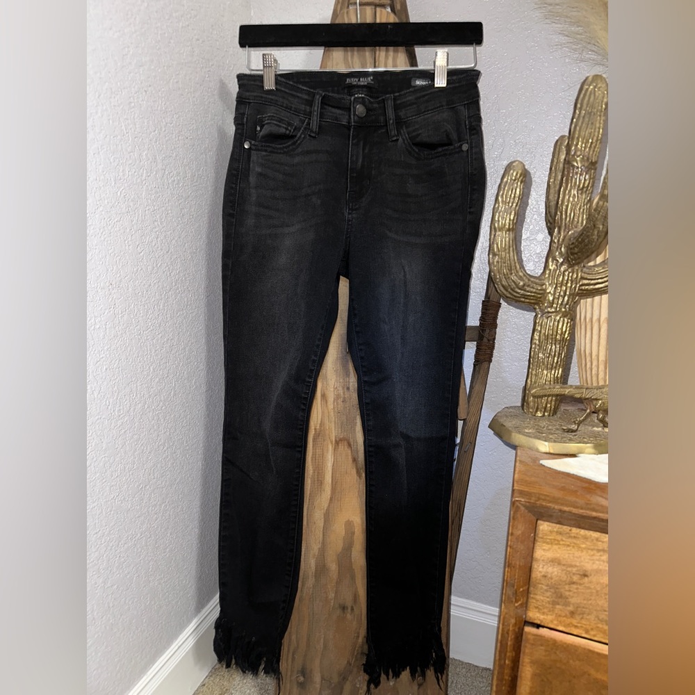 Judy Blue Skinny Fit Black Frayed Hem jeans